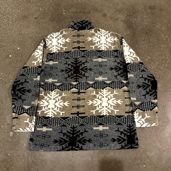 Native Studio Snowflake Fleece Pullover - Picture 4 of 4